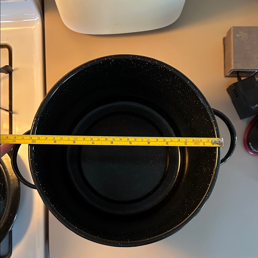 Speckled Black Stock Pot - Picture 3 of 6
